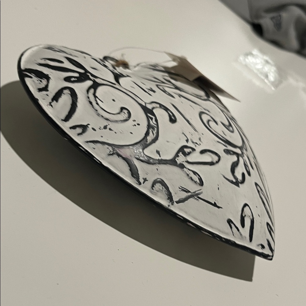 Ashland Black and White Heart Wall Decor